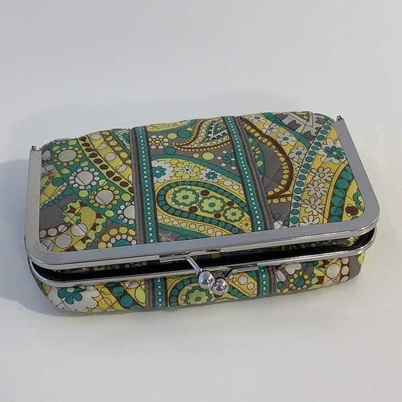 Vera Bradley cosmetic case in lemon parfait EUC - Picture 3 of 10